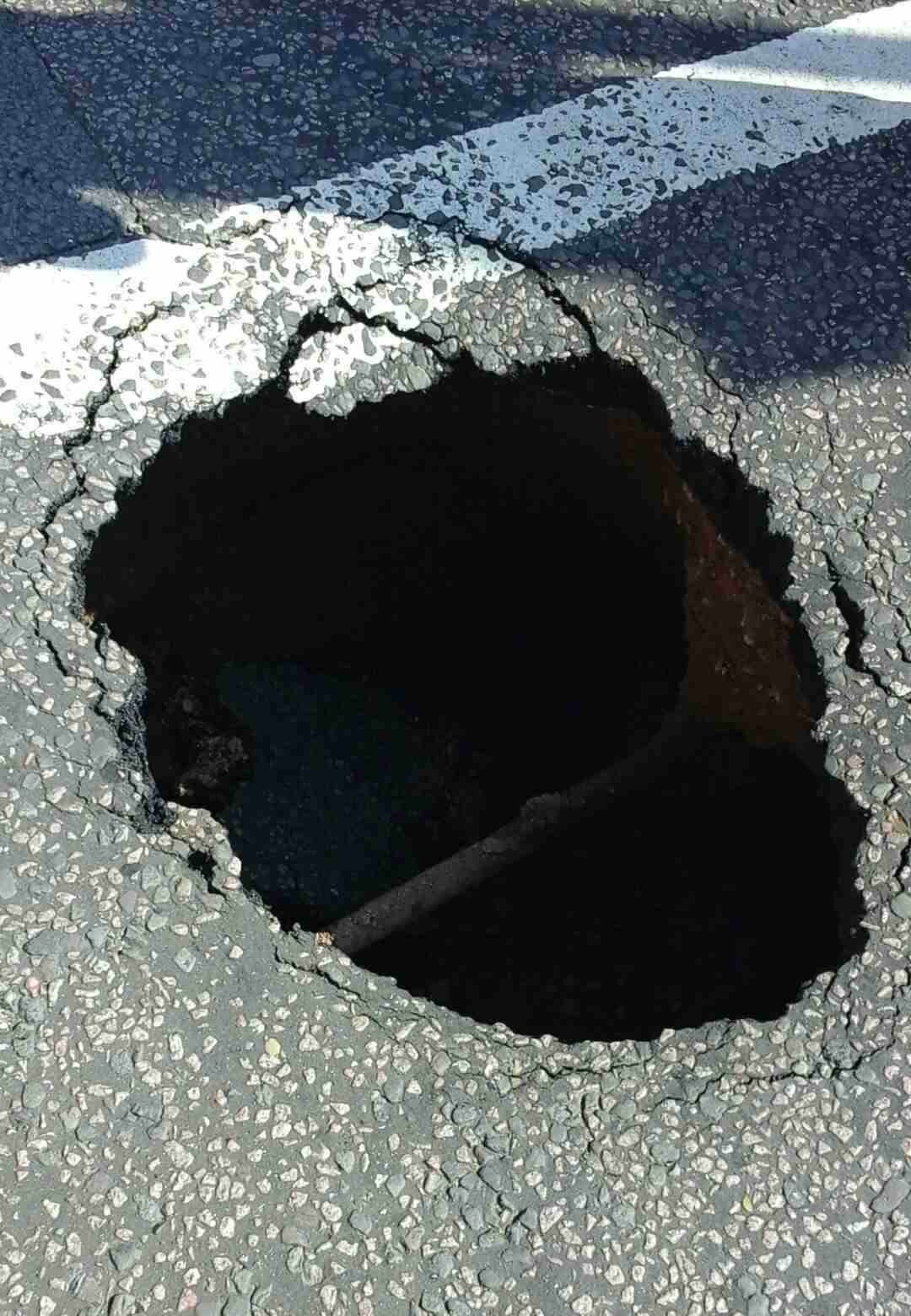 Bank Holiday Queues After Sinkhole Appears In St John S Road